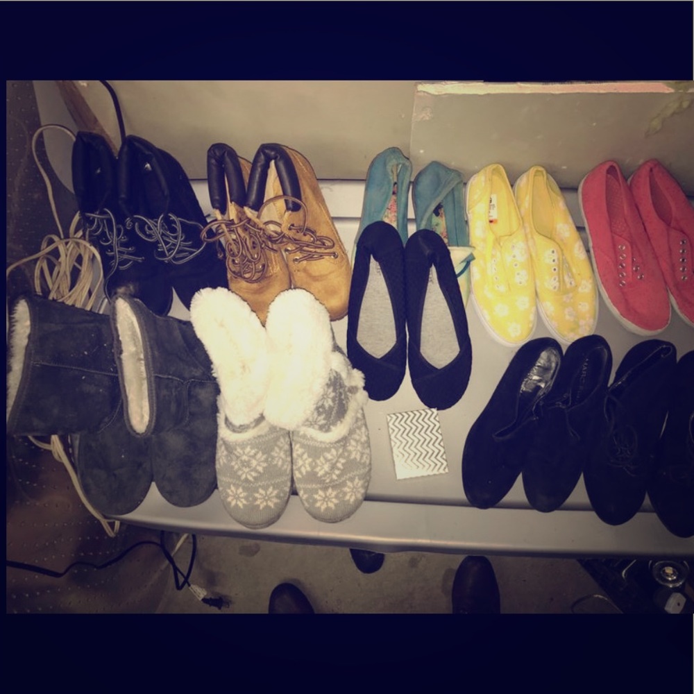 10 pairs of women’s size 8 shoes!! Some brand new